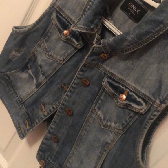 Cropped jean jacket - Picture 6 of 6